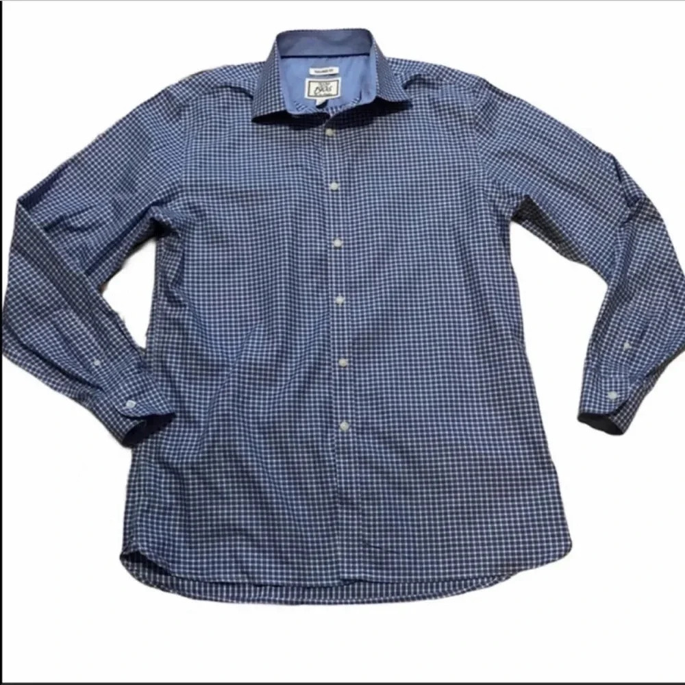 Jos. A. Bank Tailored Fit Checkered Button Down Shirt 
Size Medium